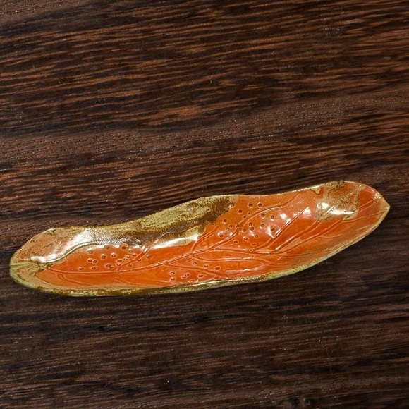 Studio Pottery handmade leaf serving tray artist signed, orange, green & brown - Picture 4 of 12